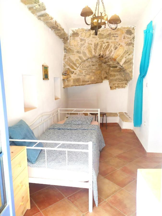 Traditional Family House, Ground Floor With Yard Koronos Exterior foto