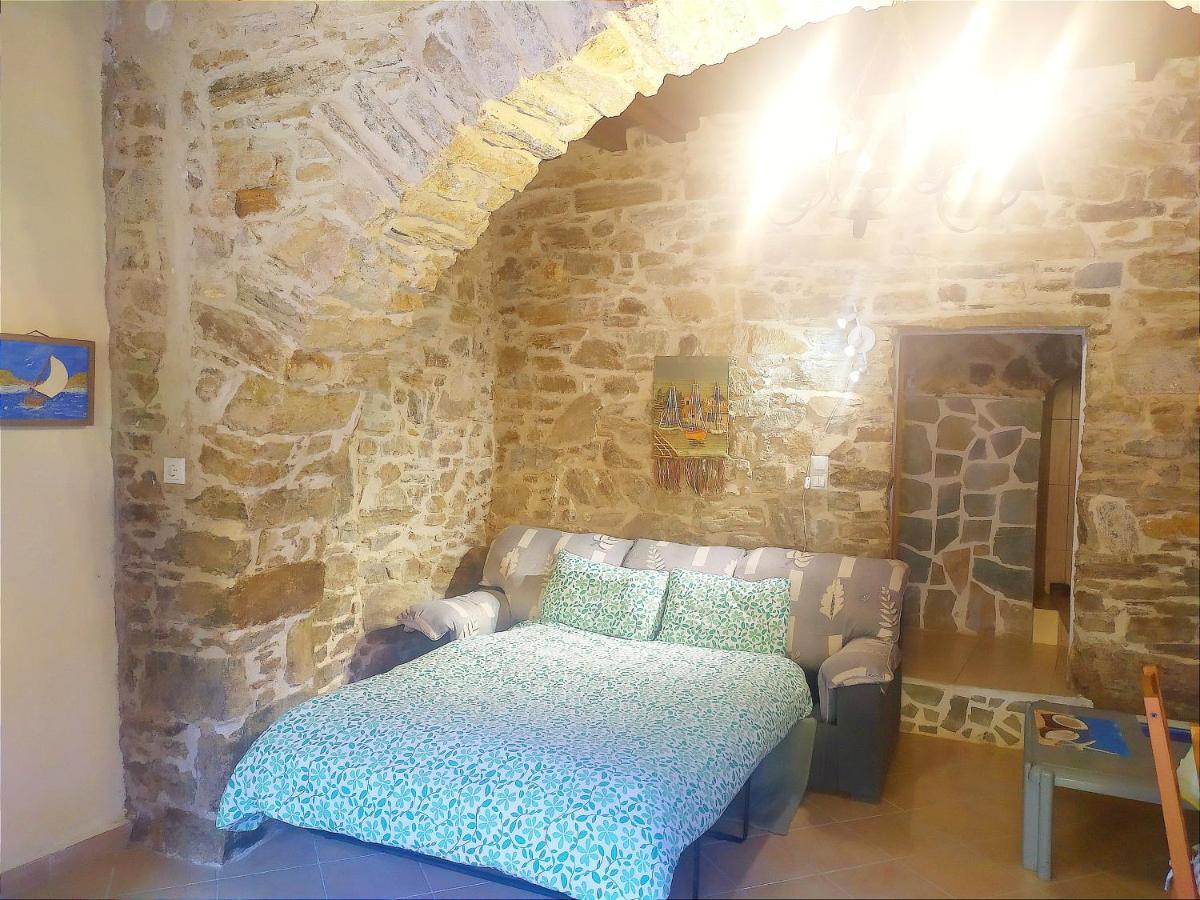 Traditional Family House, Ground Floor With Yard Koronos Exterior foto